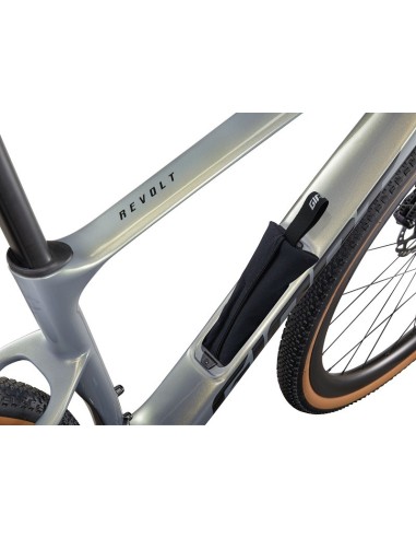Bicicleta GIANT Revolt Advanced 0